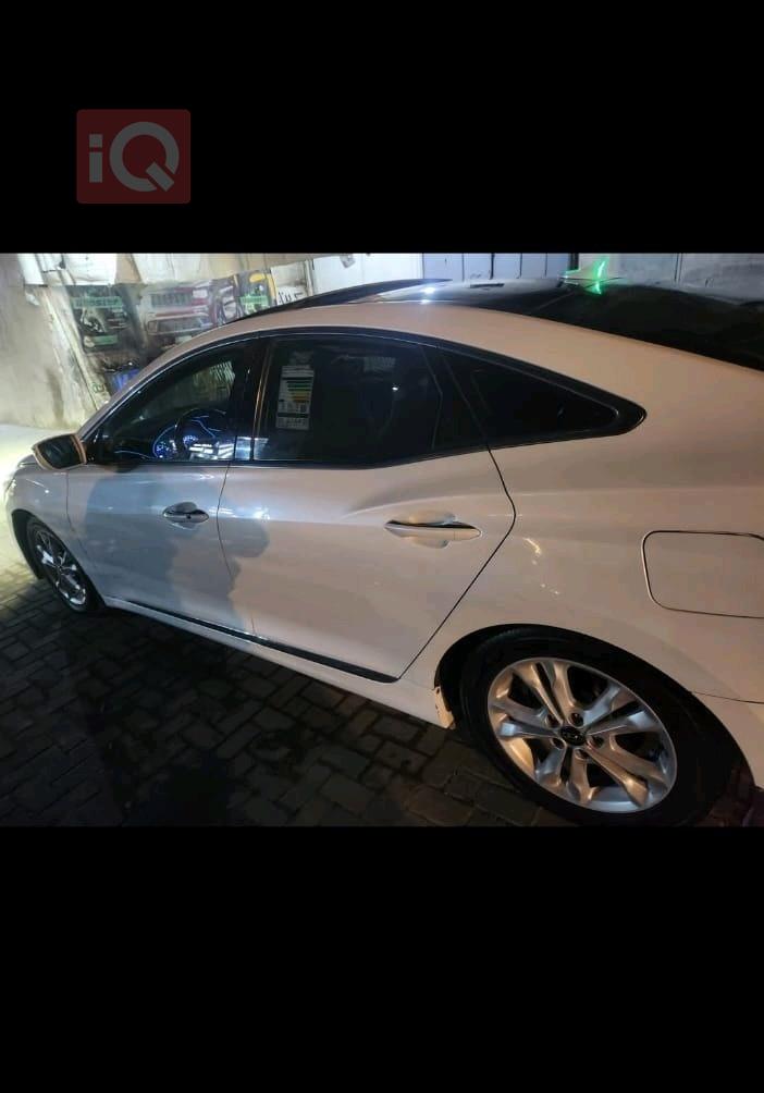 هيونداي أزيرا